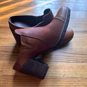 Timberland Swazey Brown Leather Heeled Mules/Clogs – Size 6